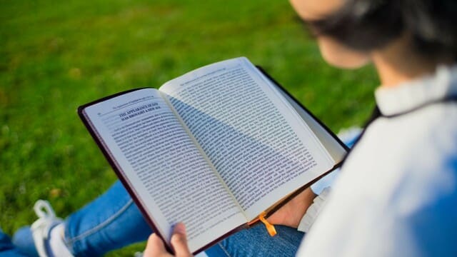 Come leggere la Bibbia: 3 consigli migliori