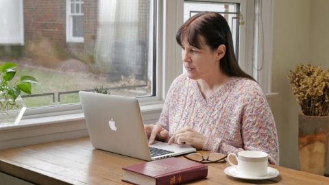 Una cattolica fa riflessione leggendo un post di Facebook