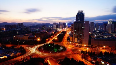 Riflessioni sul senso della vita: vista notturna sulla città